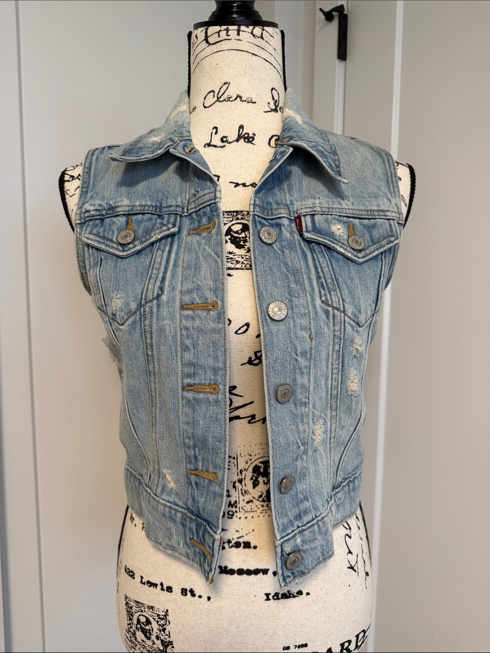 LEVIS Distressed Denim Vest